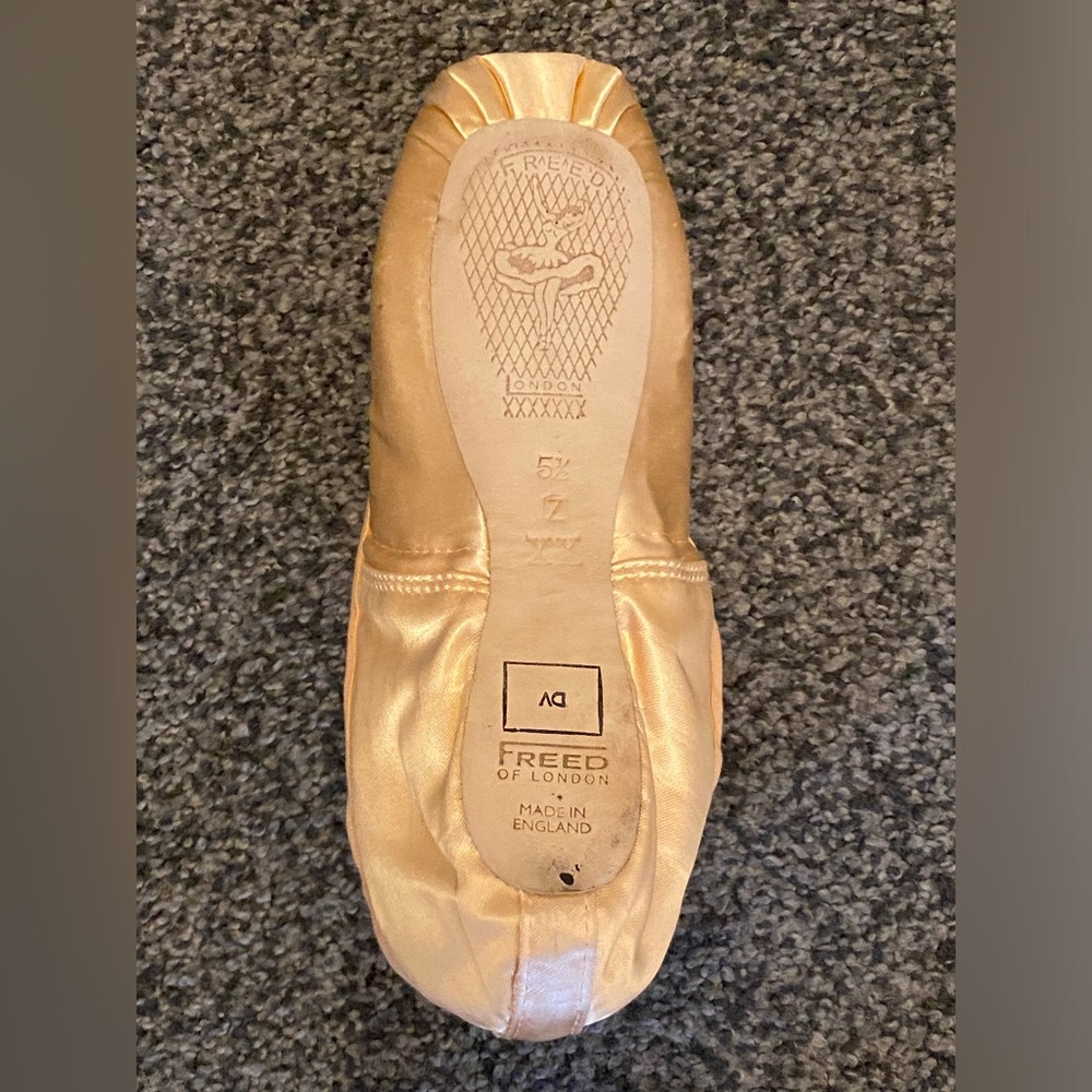 FREED OF LONDON 5.5XX Z maker DV pointe shoes